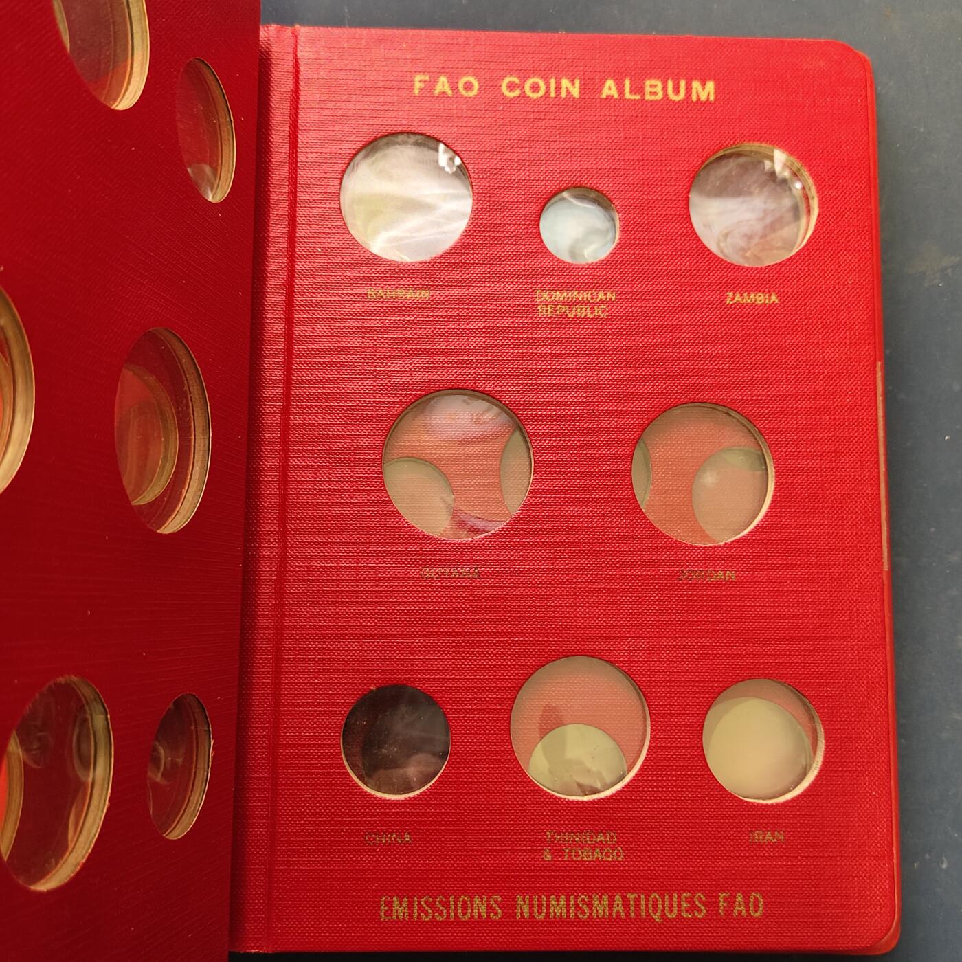 【全场包邮】纯粹捡漏拍519场 【收藏工具】世界各国FAO纪念币收藏册-红本5页全（带自行打印中文说明）