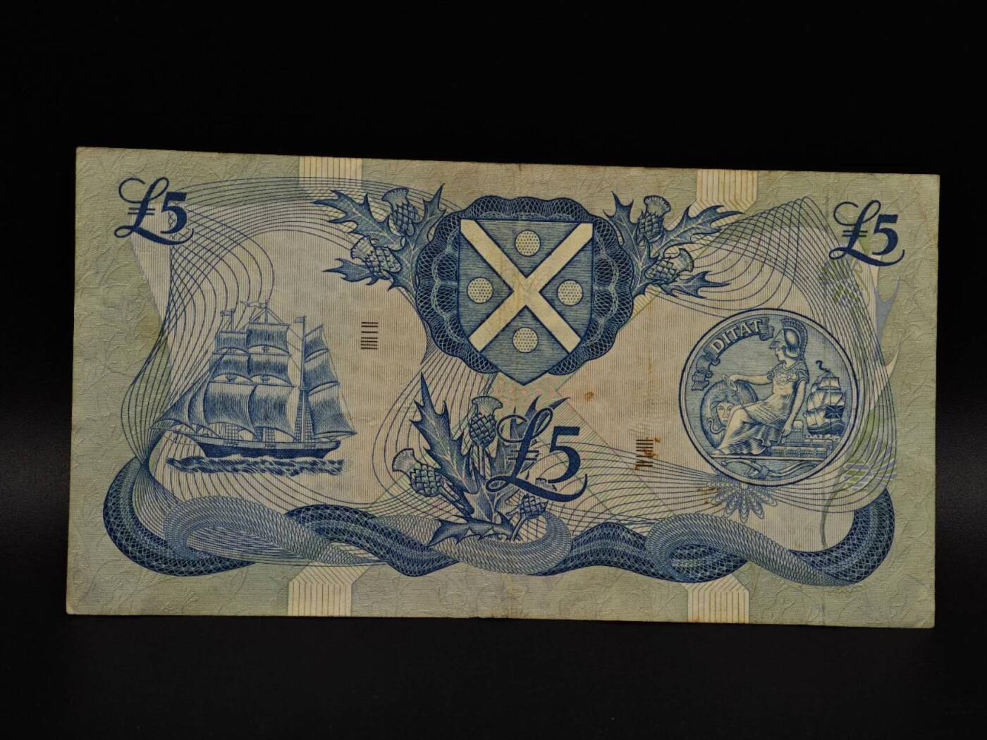  【淘币小摊】限时拍第八百九十拍   纸币场    每周一统一发货 英国苏格兰银行5镑纸币【有折】