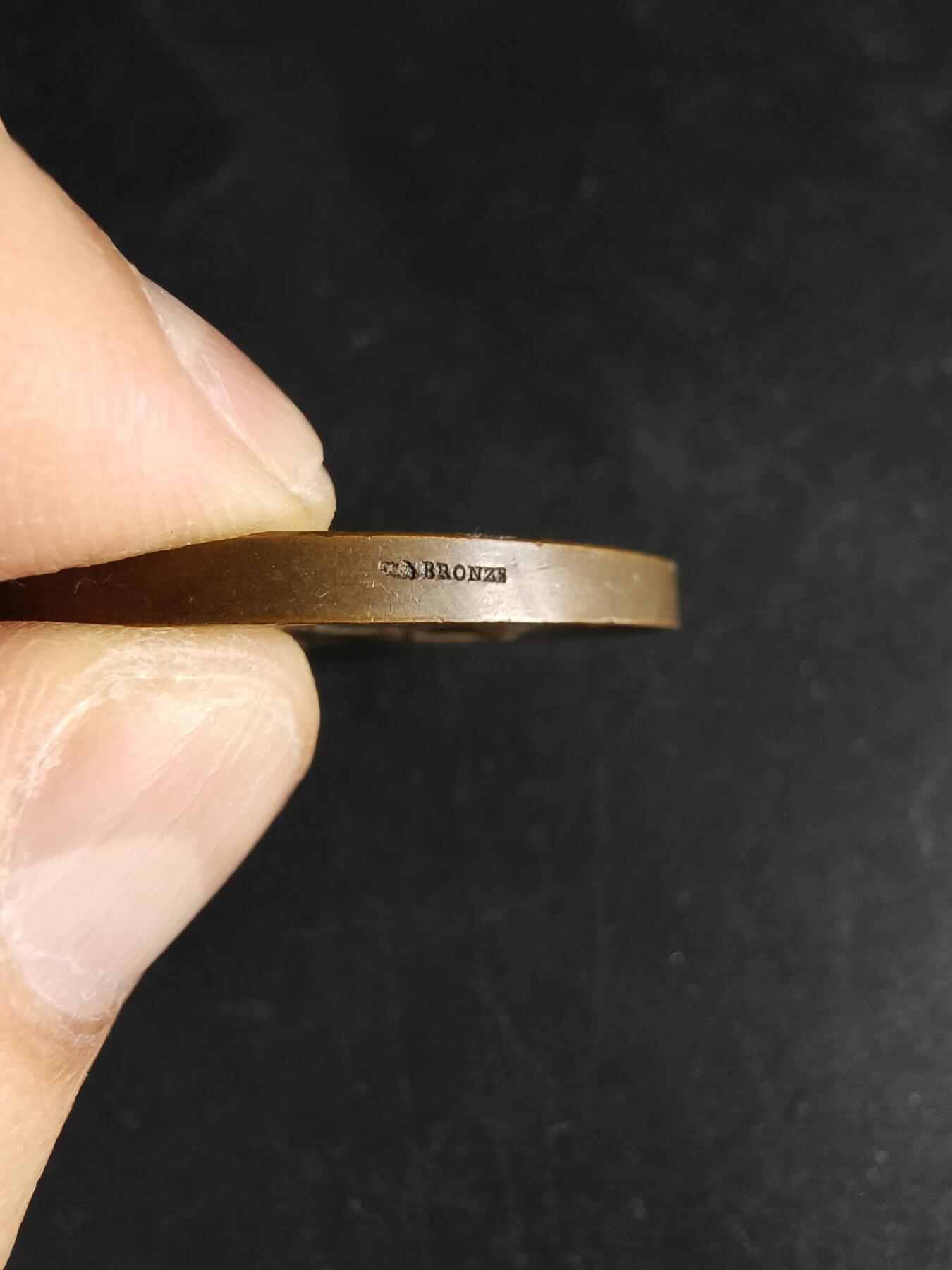 老王徽章第191期 法国1905年工厂童工保护协会大铜章     大师阿尔菲·杜布瓦作品     直径46mm    重量47.2g