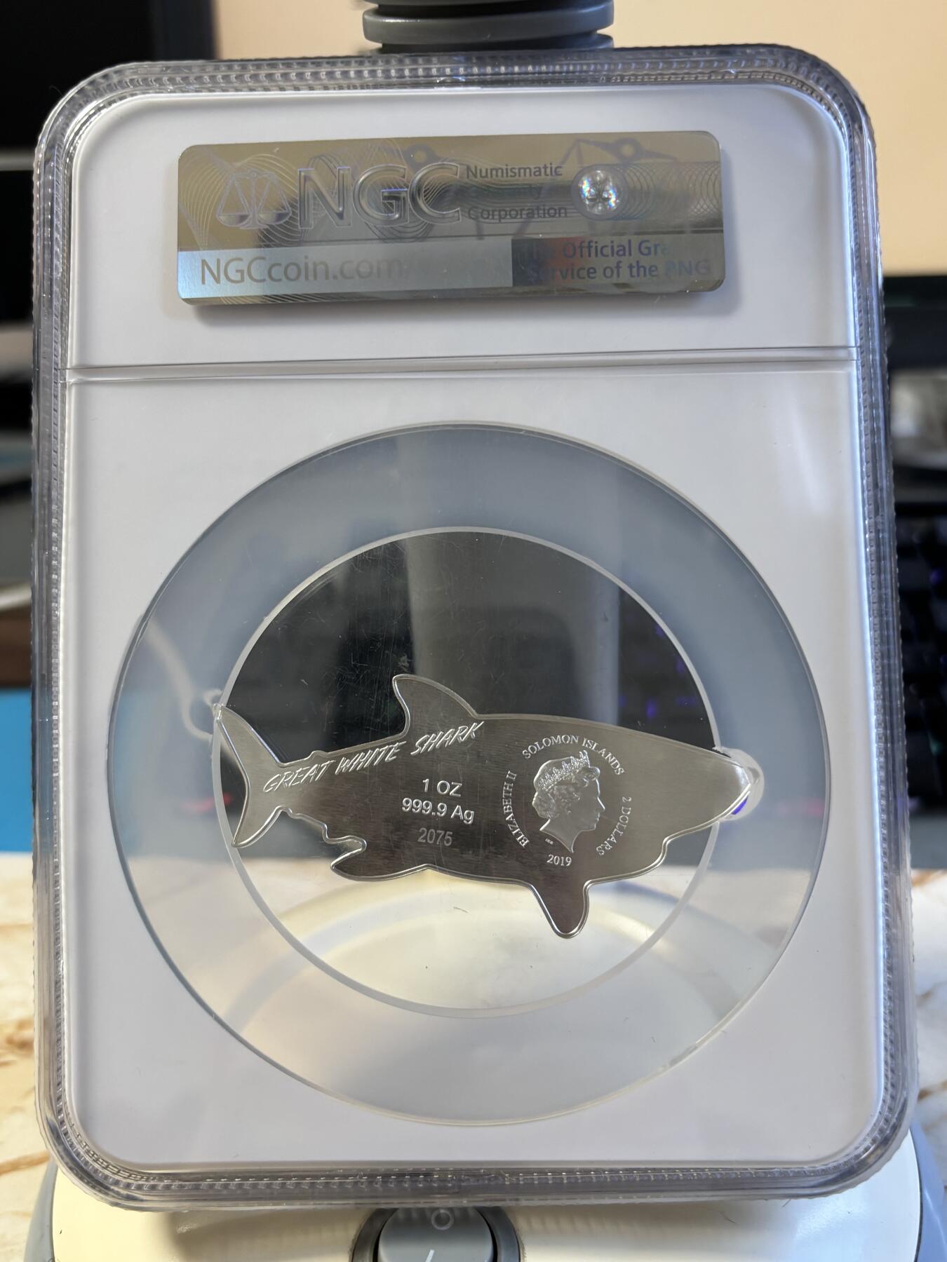 第197期拍卖 所罗门2019年深海猎人系列大白鲨异形银币NGC-PF69，999银，发行2500枚