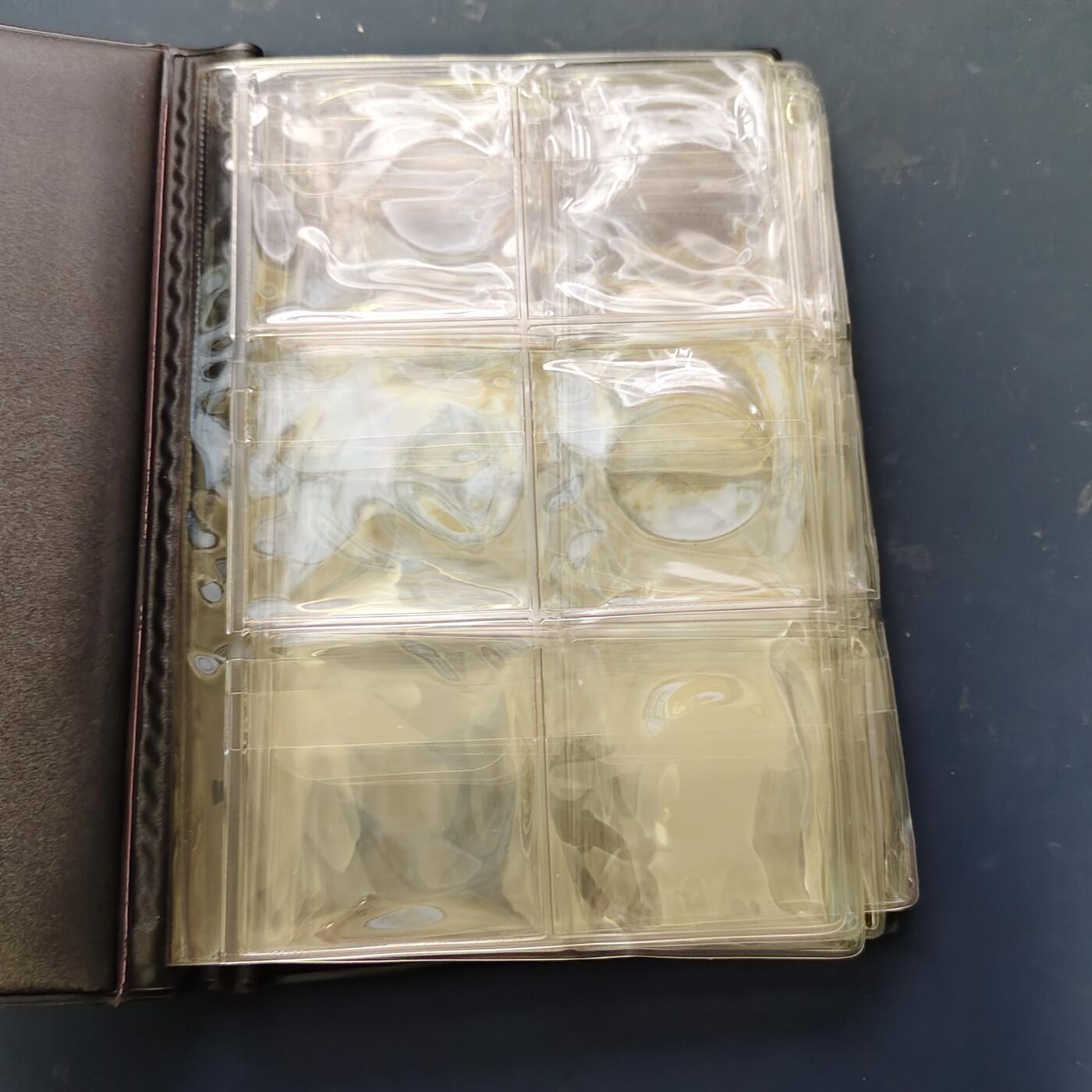 【全场包邮】纯粹捡漏拍519场 【收藏工具】钱币册等收藏工具一批-含6格收藏册2本+方盒一批+千禧年纪念银币证书一批