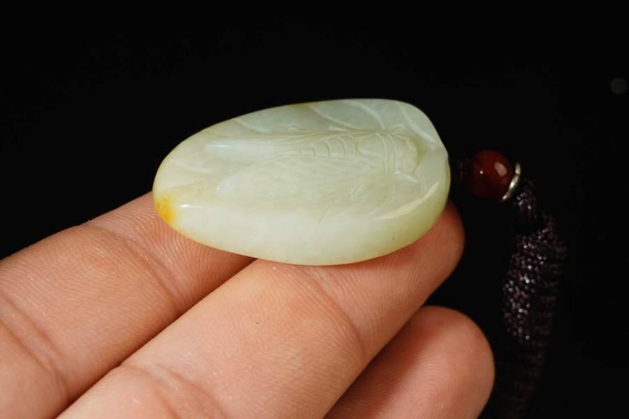 上海都达杂项专场七十二【全场包邮】 天然和田玉精雕《一鸣惊人》挂件 附鉴定证书61-230