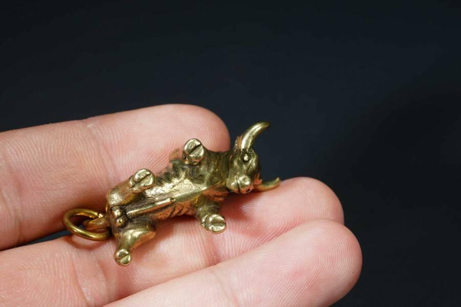 上海都达杂项专场七十二【全场包邮】 铜《牛气冲天》钥匙扣 1对67-184