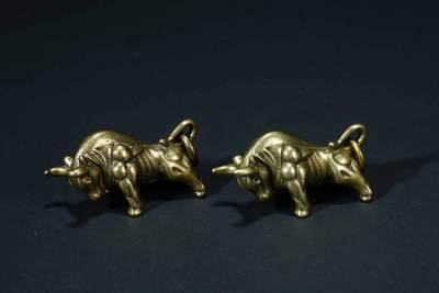 上海都达杂项专场七十二【全场包邮】 - 铜《牛气冲天》钥匙扣 1对67-184