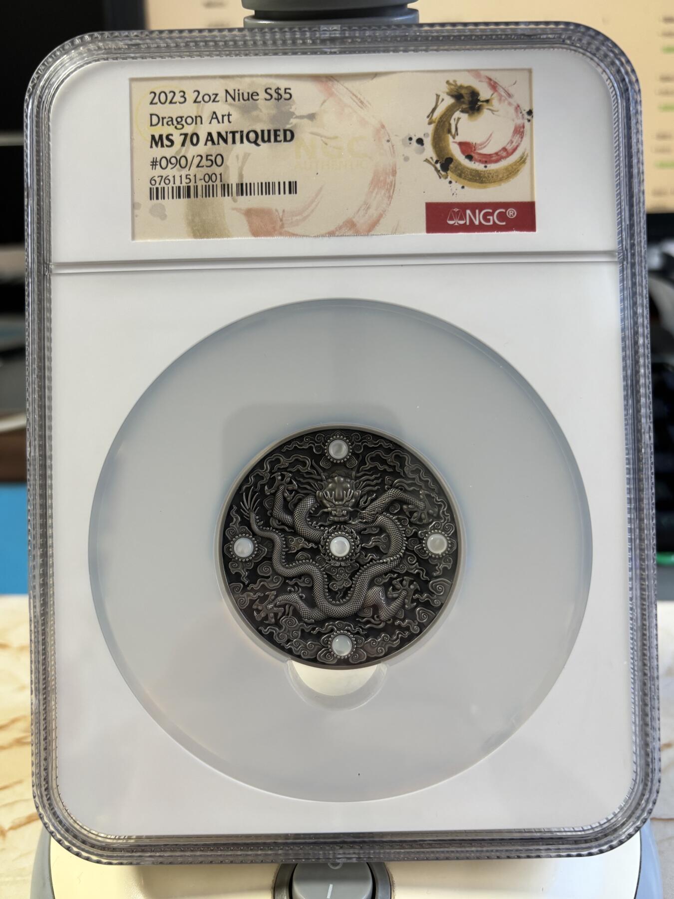 第197期拍卖 纽埃2023年中国龙艺术仿古精制2盎司银币NGC-MS70，999银，发行200枚