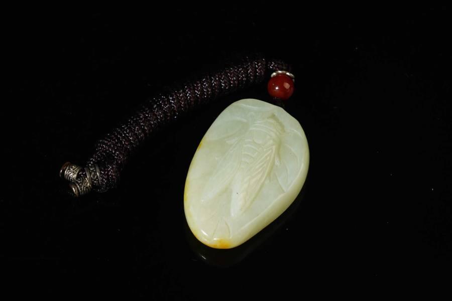 上海都达杂项专场七十二【全场包邮】 天然和田玉精雕《一鸣惊人》挂件 附鉴定证书61-230