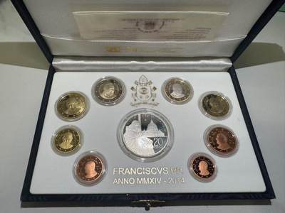 《外钞收藏家》第六百二十四期（精品场）（长期征集拍品、欢迎藏友们联系合作） - 【精制proof】梵蒂冈2014年精制欧元带一盎司20欧元大银币 20欧元精制银币发行量极其稀少 银价都要800多了