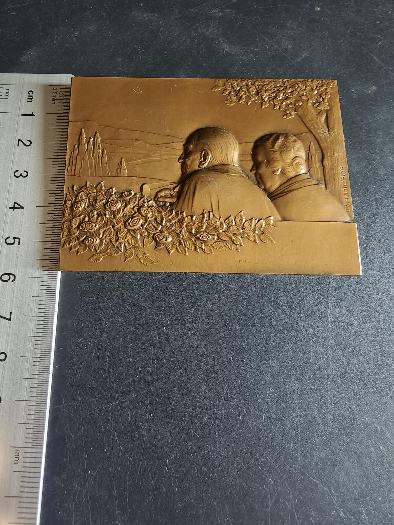 老王徽章第191期 法国金婚主题方形大铜章      大尺寸版      80×58mm     重量208.8g