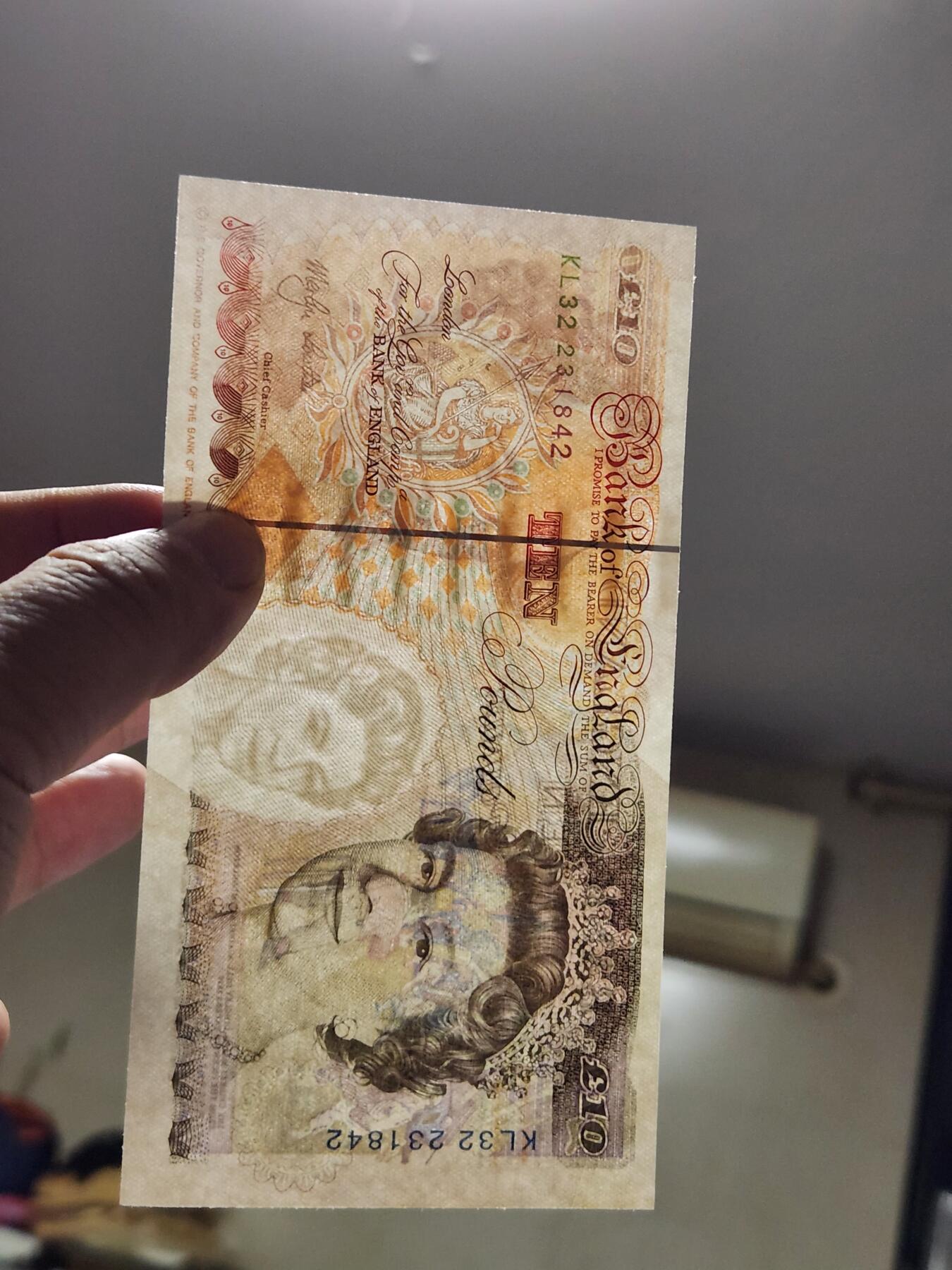 4月6号晚上8点 中外纸币自动截拍第52场 全新UNC 英国纸币10镑 E序列初版 狄更斯    M.Lowther签名 1999