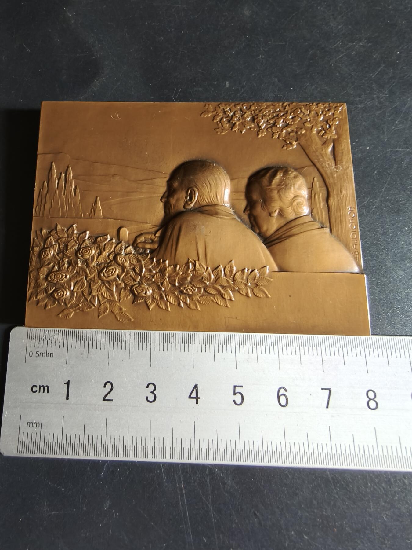 老王徽章第191期 法国金婚主题方形大铜章      大尺寸版      80×58mm     重量208.8g