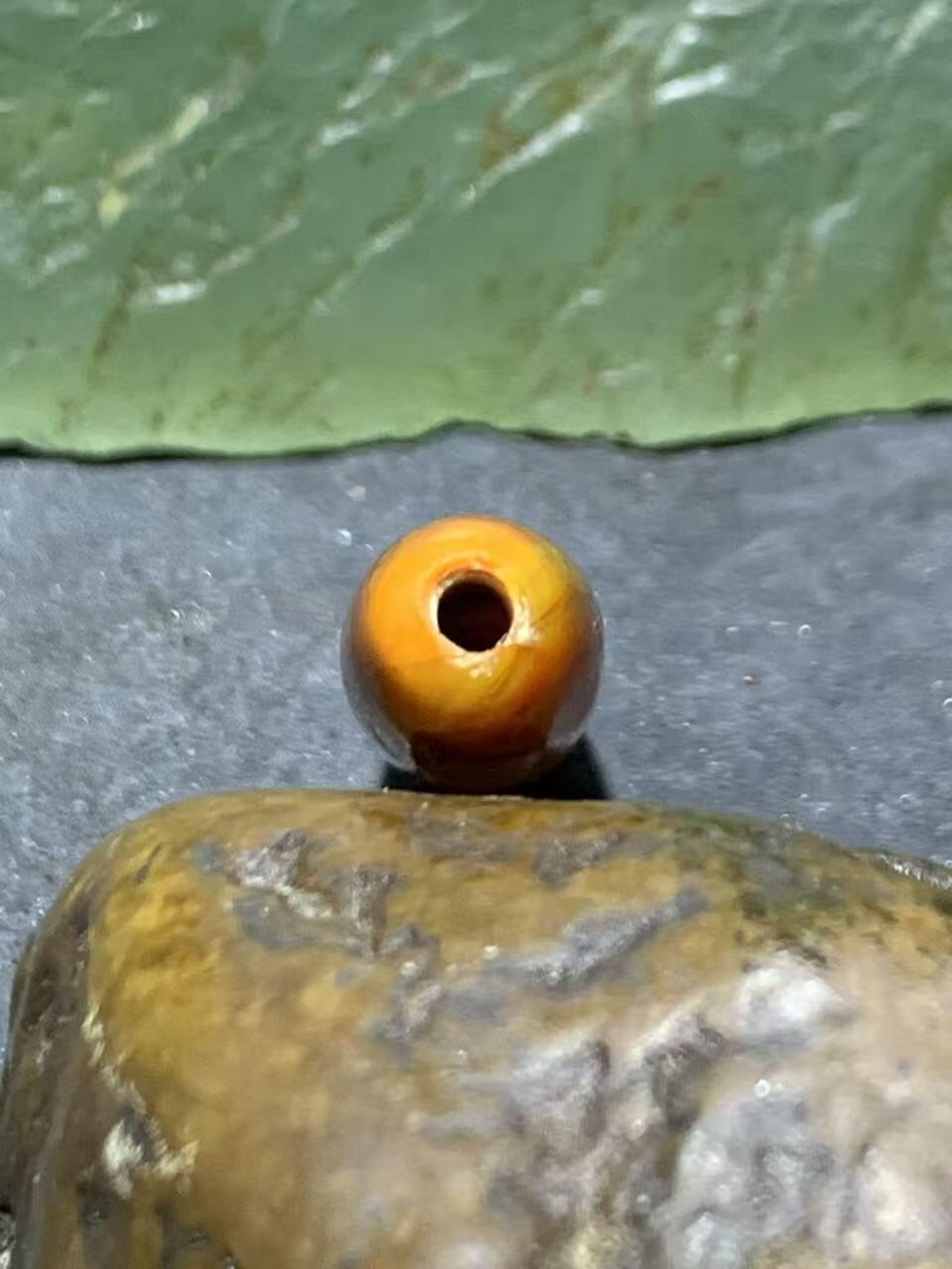 冰飘战国红玛瑙通货桶珠一颗！