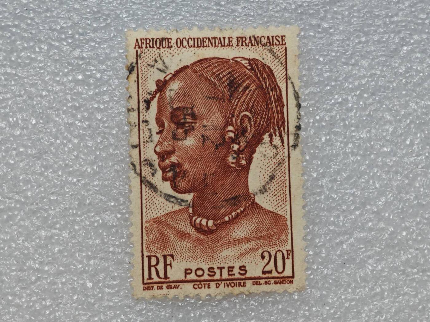  【淘币小摊】限时拍第八百九十一拍  外国老邮票 印花税票 火花纸品场    每周一统一发货 法属西非20法郎邮票