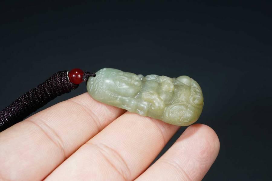 上海都达杂项专场六十六【全场包邮】 天然和田玉精雕《宝宝佛》挂件 附鉴定证书66-139