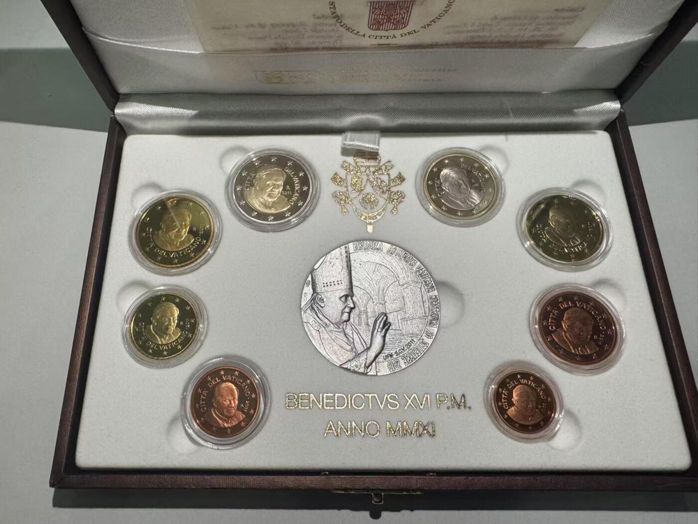 《外钞收藏家》第六百二十四期（精品场）（长期征集拍品、欢迎藏友们联系合作） 【精制proof】梵蒂冈2011年精制欧元带45克大银章 银章的银价都要900多了！