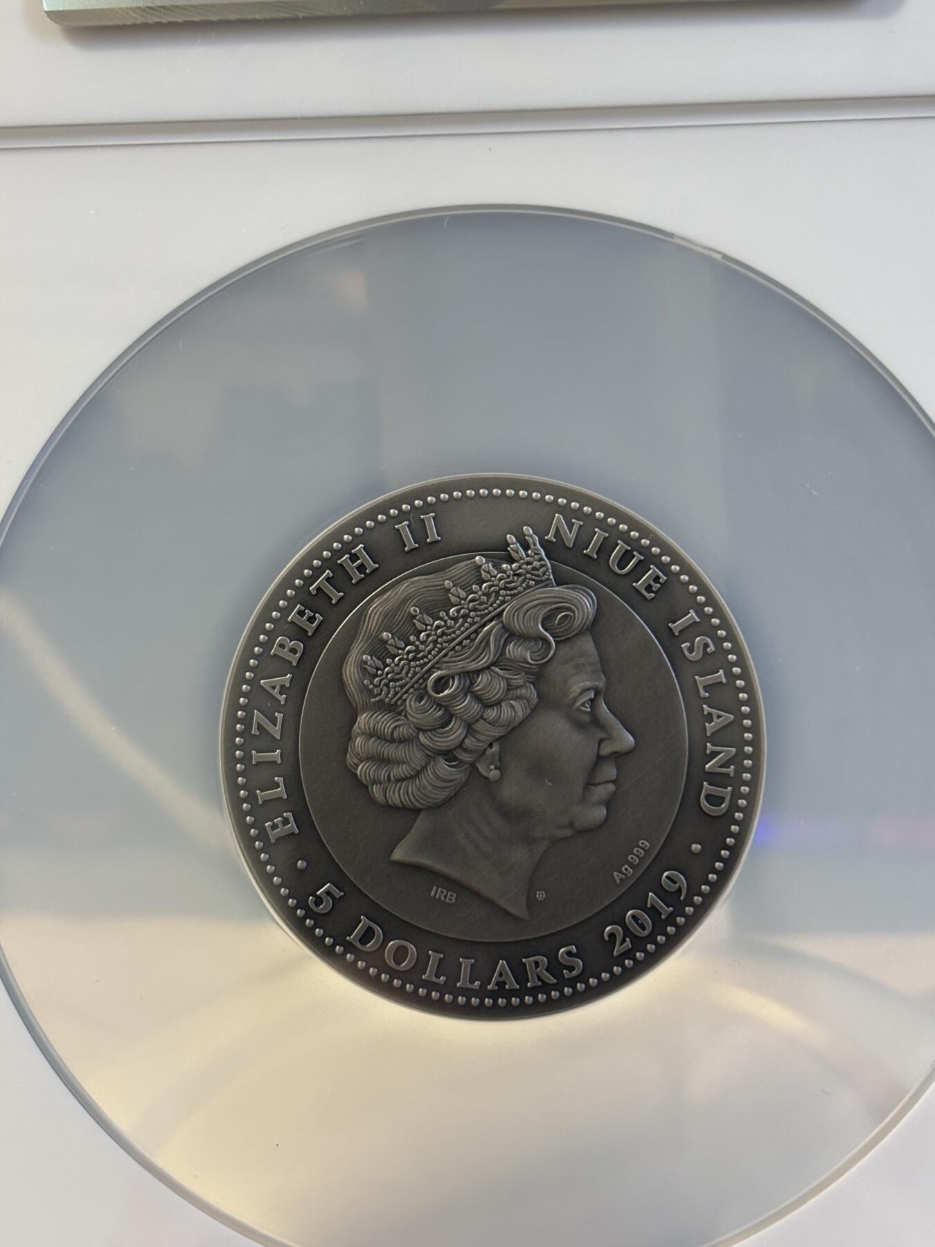 第197期拍卖 纽埃2019年威尼斯面具2盎司高浮雕银币NGC-MS70无原盒证书，999银镀金，发行500枚