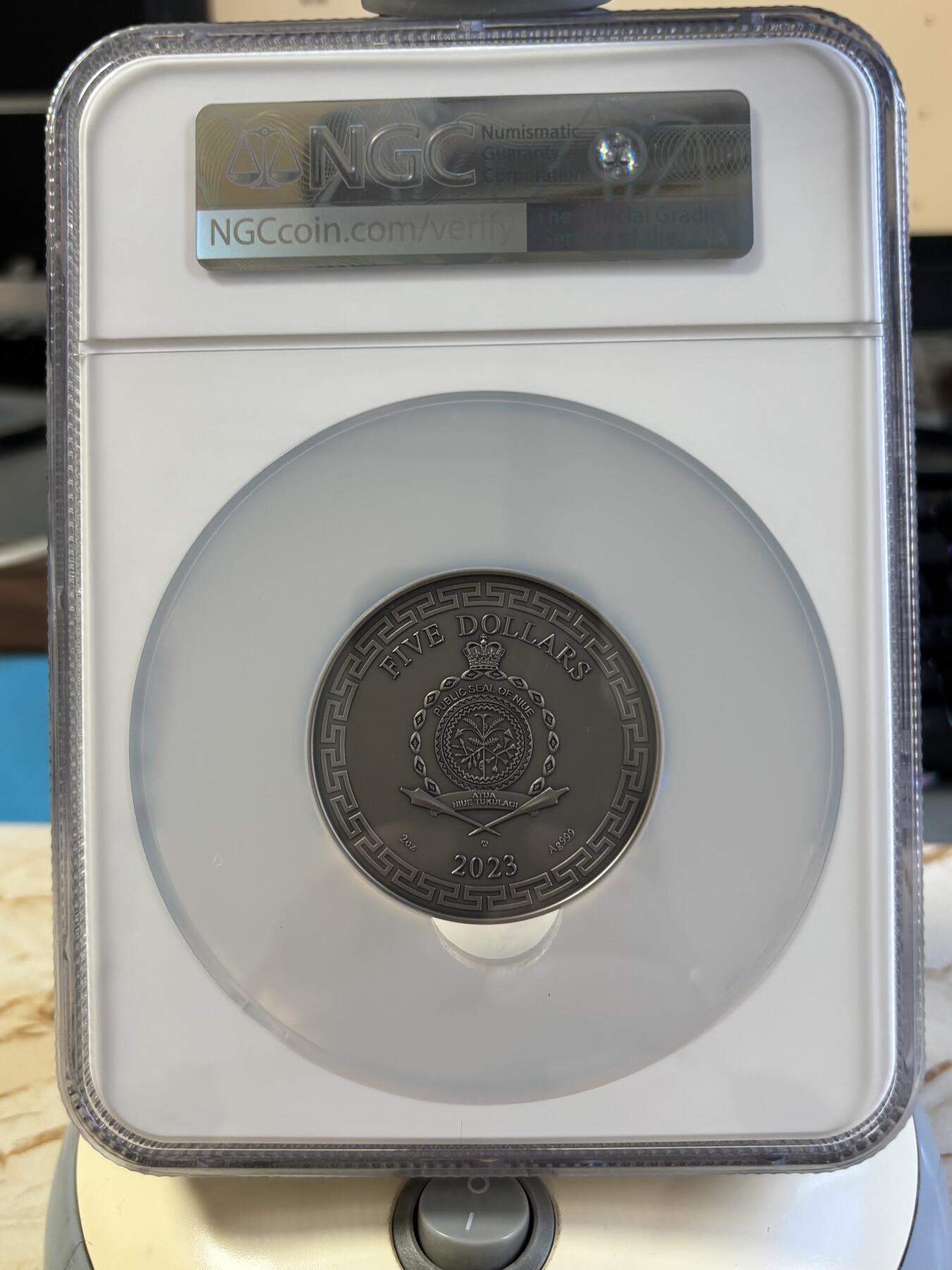 第197期拍卖 纽埃2023年中国龙艺术仿古精制2盎司银币NGC-MS70，999银，发行200枚