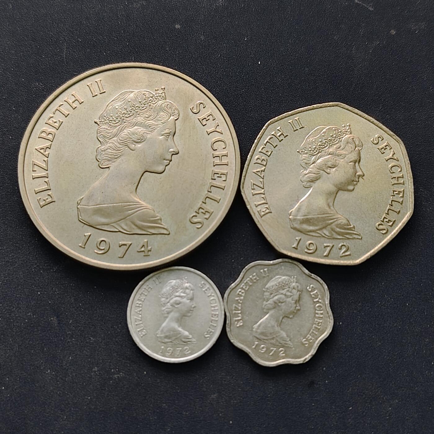 【全场包邮】纯粹捡漏拍518场 塞舌尔1972-1974年4枚套币-含1972年2枚小面值FAO纪念币+5/10卢比独年份女王版