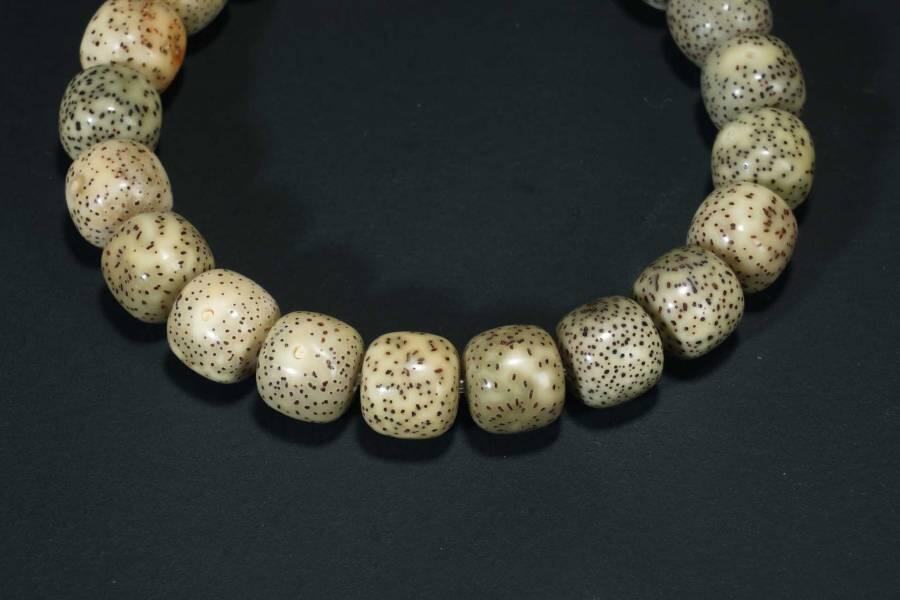 上海都达杂项专场六十六【全场包邮】 海南原生态星月河豚菩提桶珠手串62-246