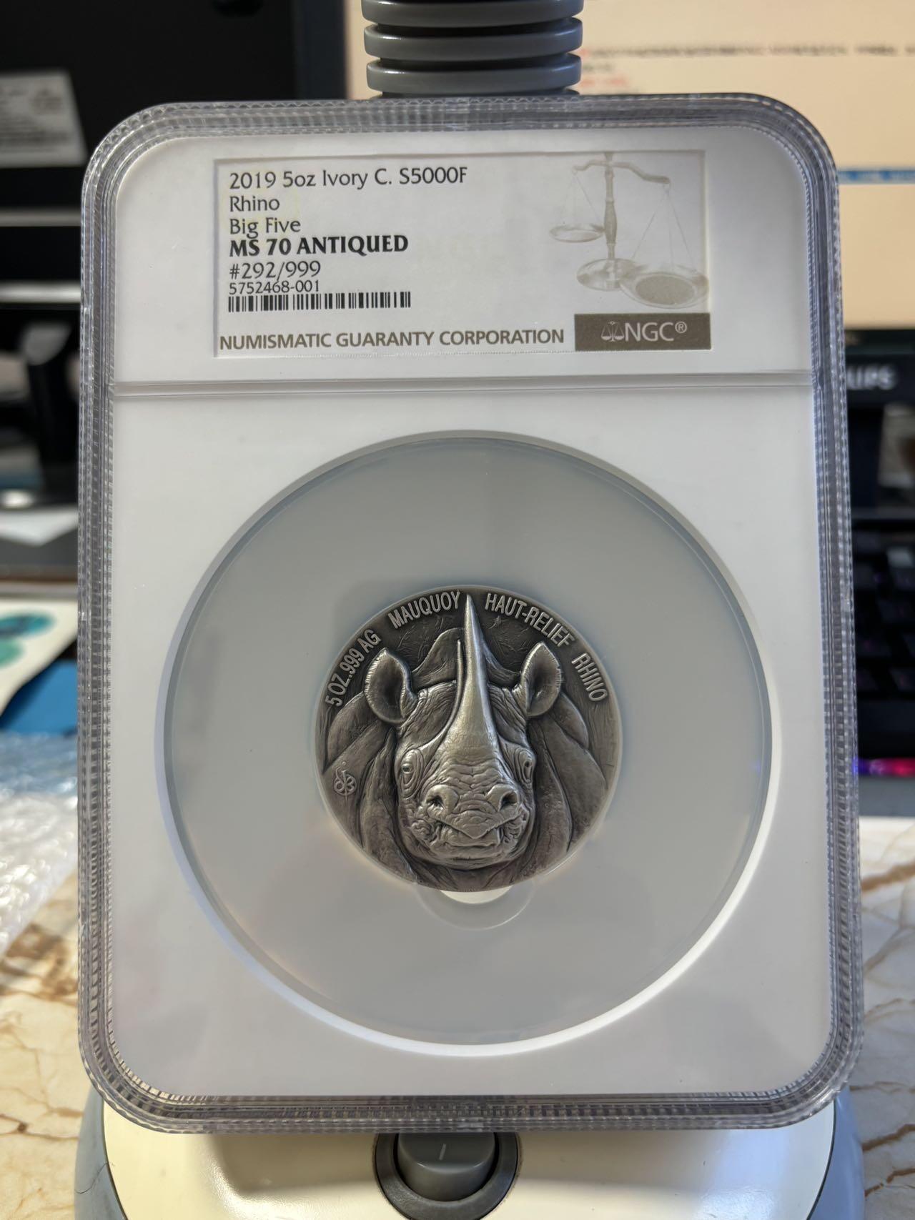 第197期拍卖 科特迪瓦2019年非洲五霸系列犀牛5盎司高浮雕银币NGC-MS70无原盒证书，999银