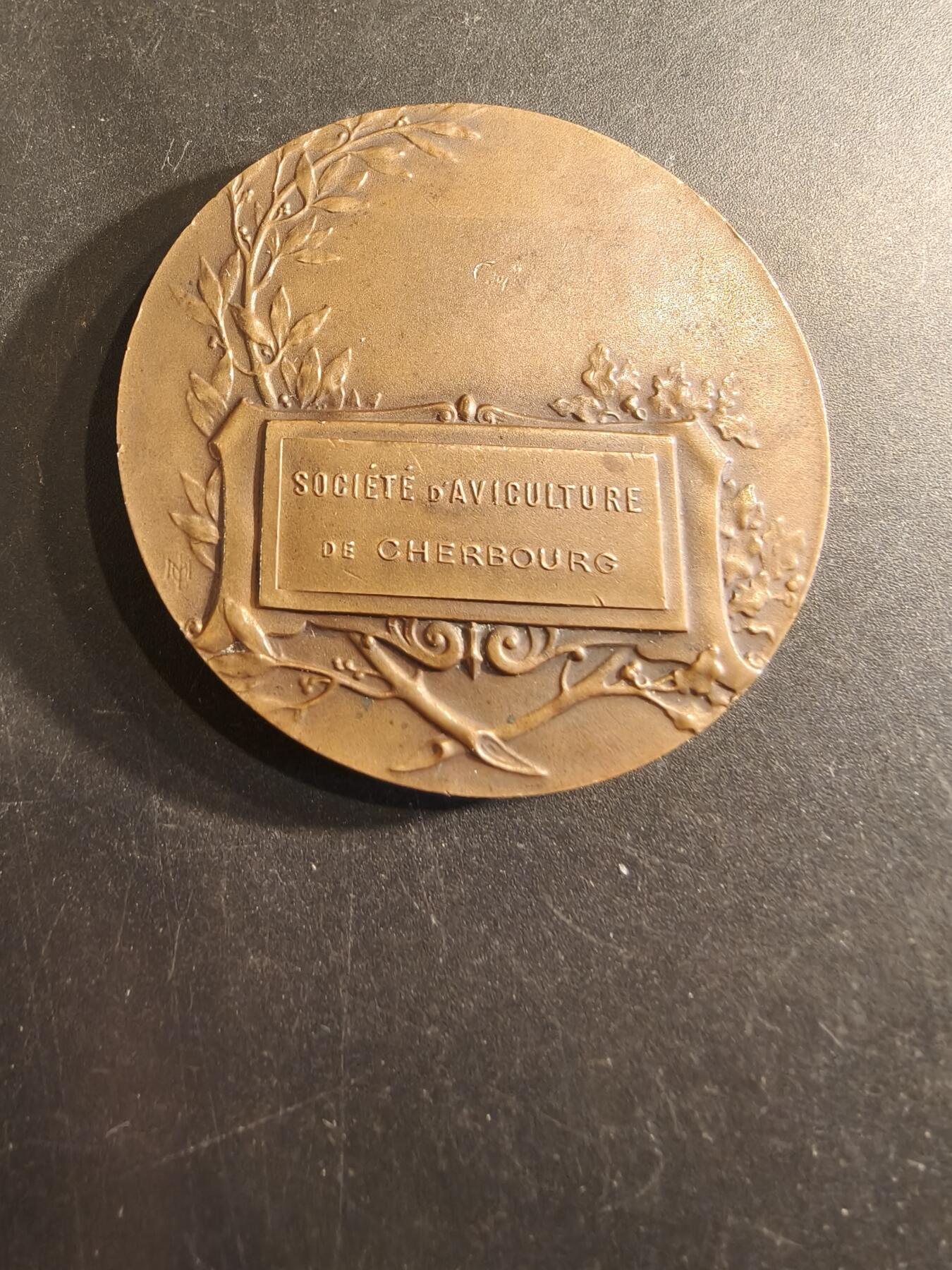 老王徽章第191期 法国瑟堡农业协会大铜章     直径50mm    重量50g