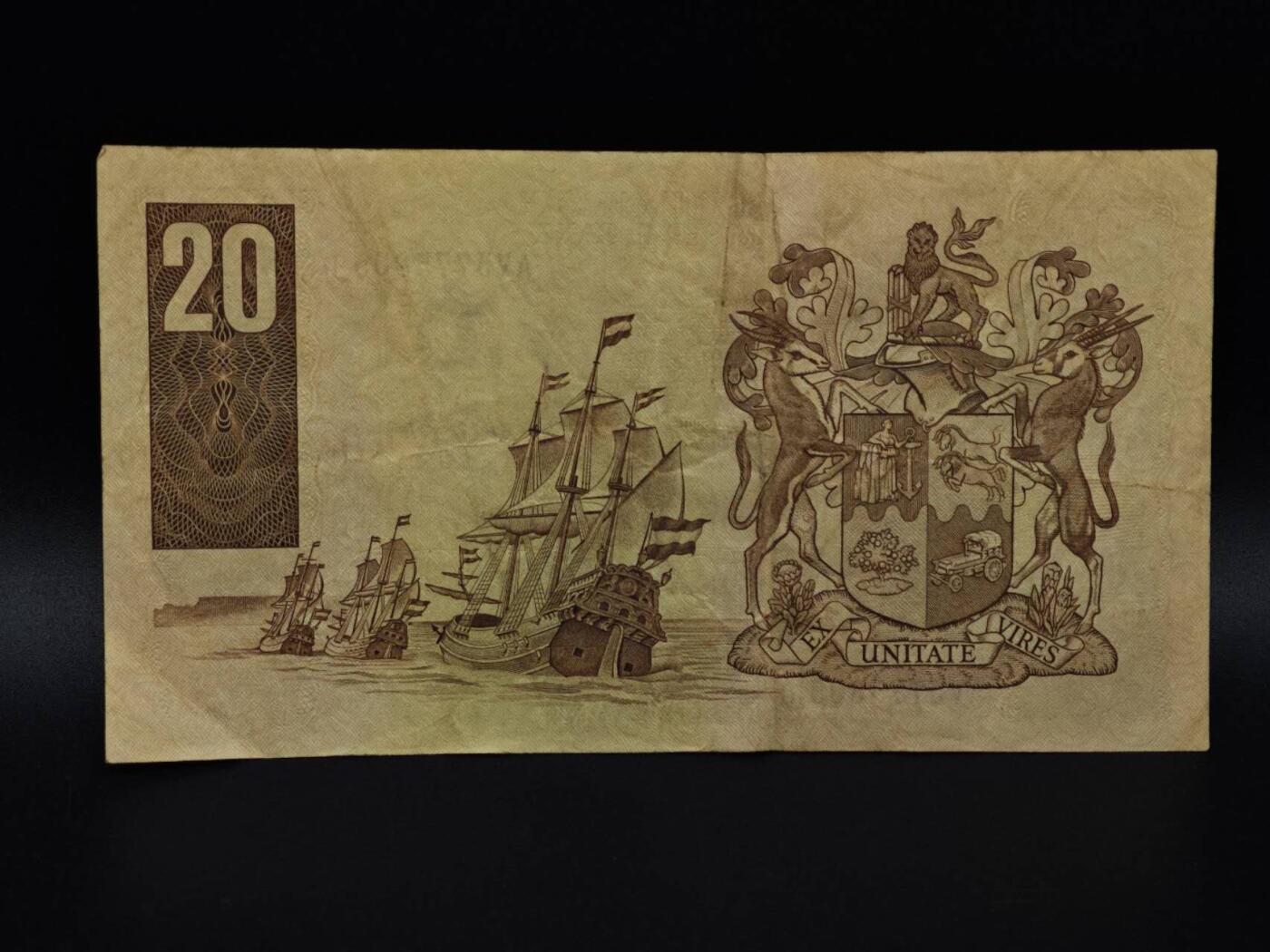  【淘币小摊】限时拍第八百九十拍   纸币场    每周一统一发货 南非20兰德纸币【有折】