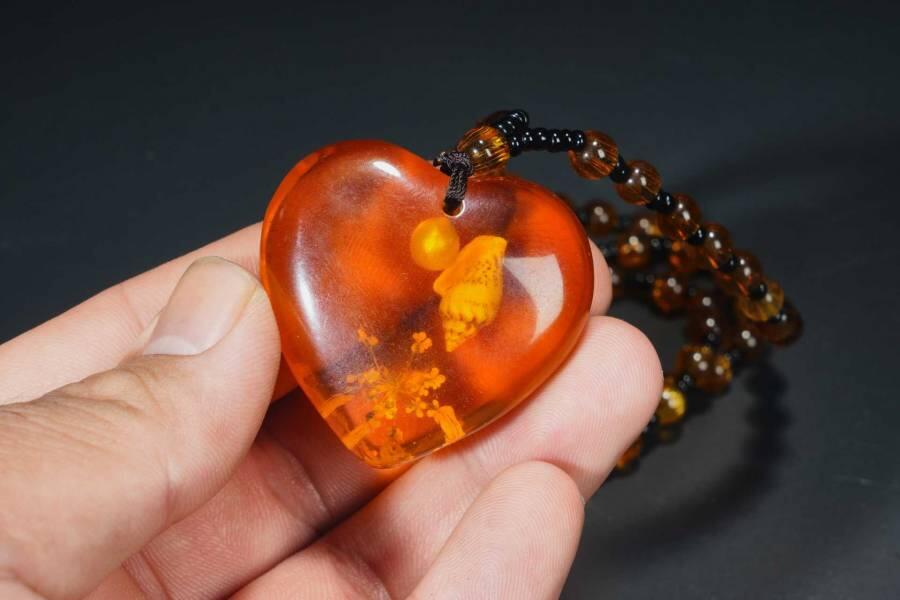 上海都达杂项专场七十二【全场包邮】 琥珀心形挂件61-364