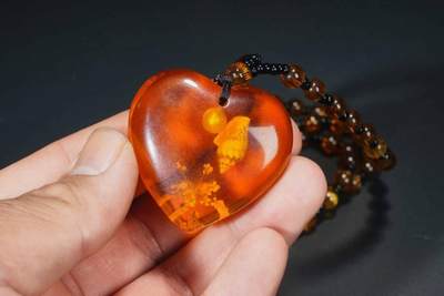 上海都达杂项专场103【全场包邮】  琥珀心形挂件61-364