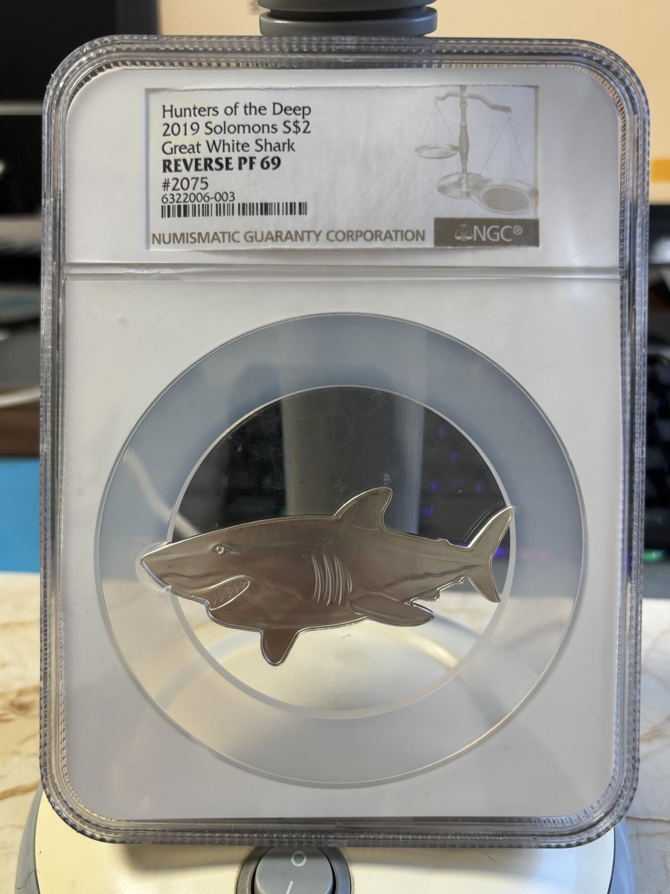 第197期拍卖 所罗门2019年深海猎人系列大白鲨异形银币NGC-PF69，999银，发行2500枚