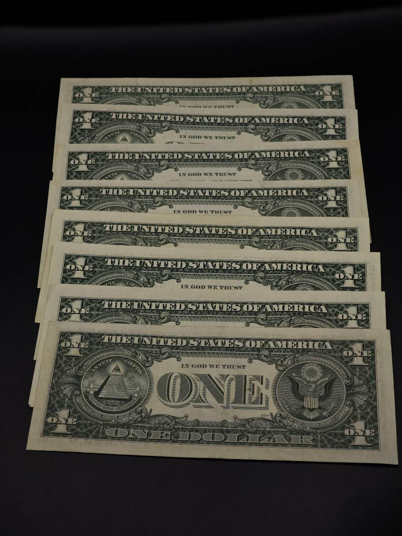  【淘币小摊】限时拍第八百九十拍   纸币场    每周一统一发货 美国一美元纸币8张【有折】