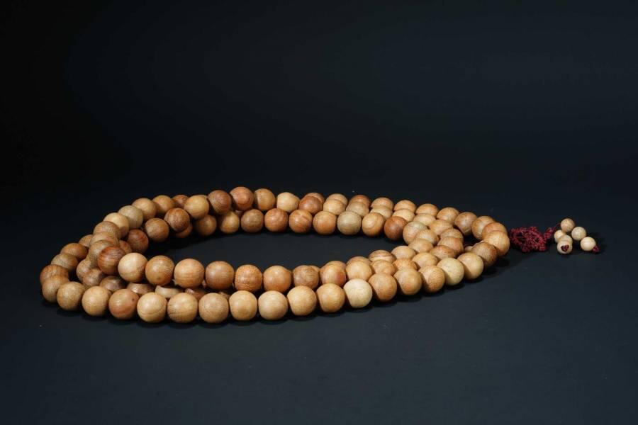 上海都达杂项专场六十六【全场包邮】 香樟木1.5圆珠多圈链子66-317