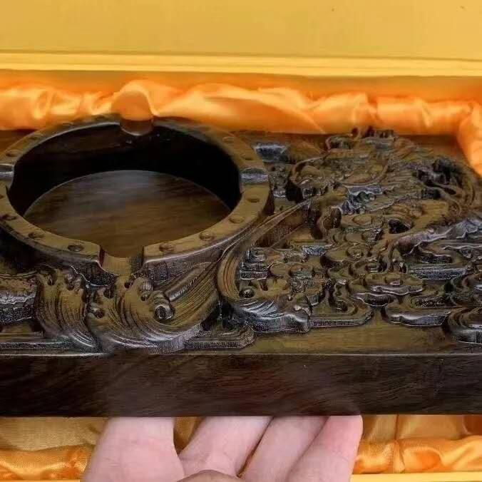 雕龙烟灰缸