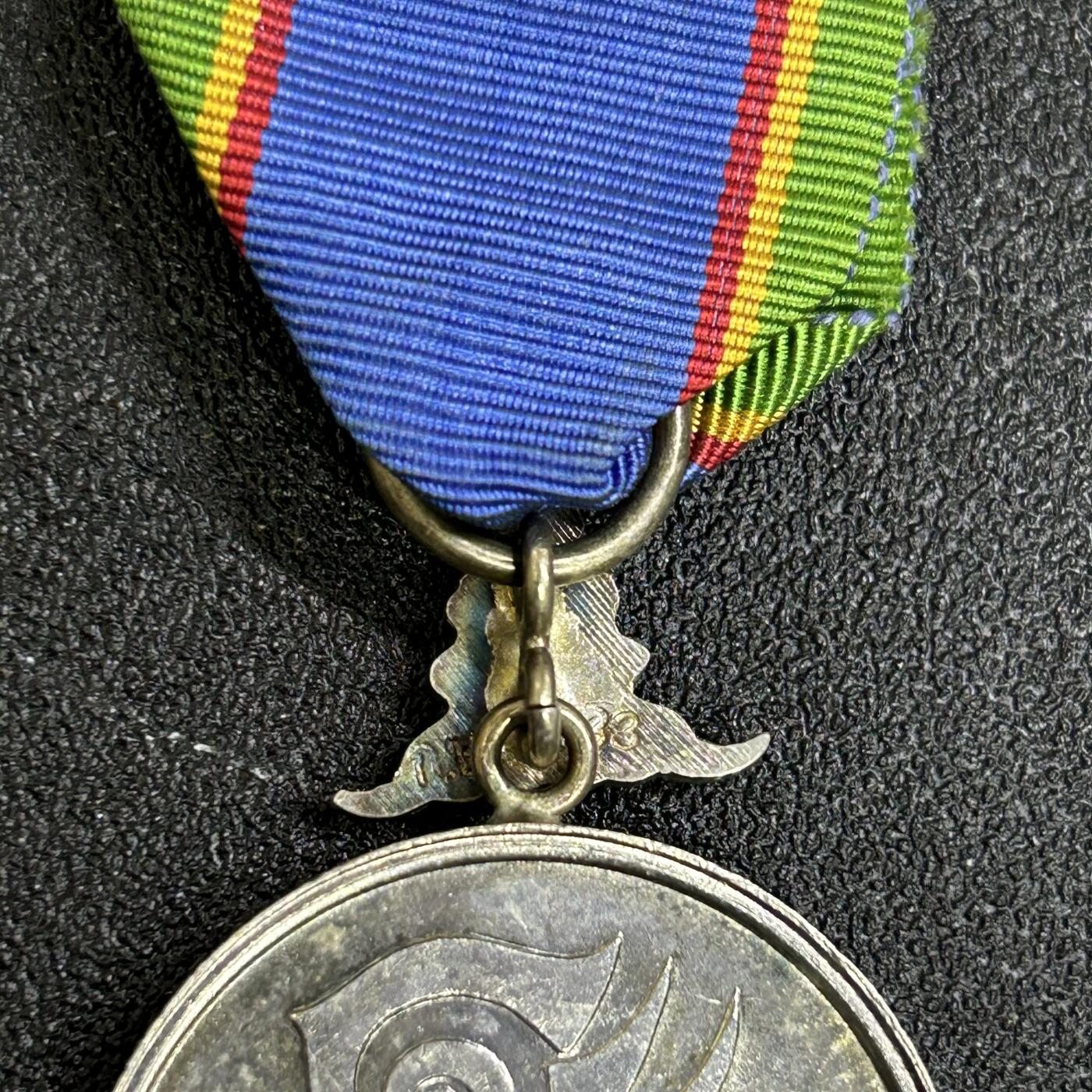 西秦中古拍卖第八十三期  泰国银级王冠奖章 早期银制厚重版 有标