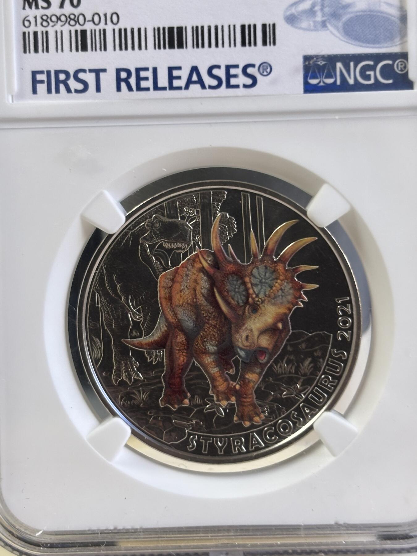 第197期拍卖  奥地利2021年夜光恐龙系列亚伯达戟龙纪念币NGC-MS70首