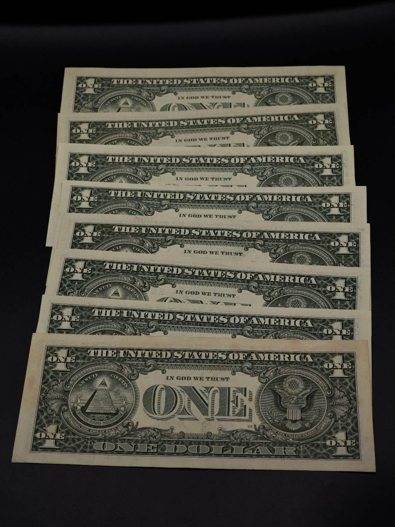  【淘币小摊】限时拍第八百九十拍   纸币场    每周一统一发货 美国一美元纸币8张【有折】