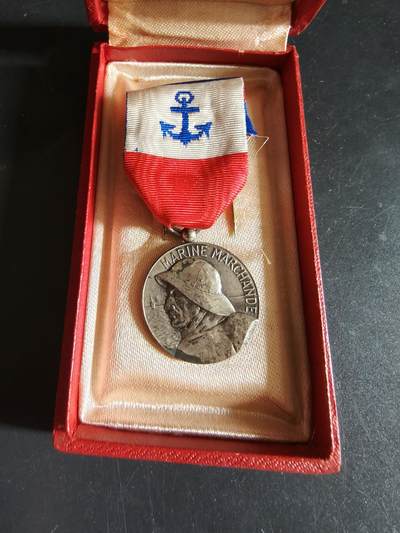 老王徽章第191期 - 法国银级海事版劳工奖章     带盒      950银     12.5g