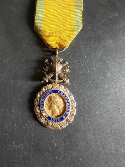 老王徽章第191期 - 法国军事奖章    三共时期    950银镀金珐琅     18.5g