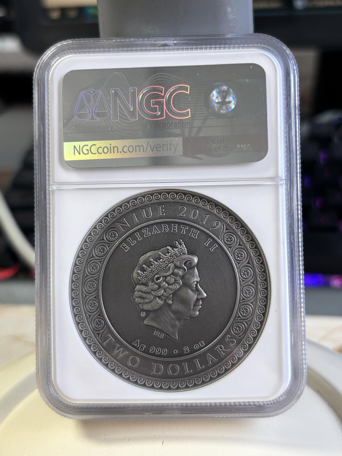 第197期拍卖 纽埃2019年狩猎女神2盎司高浮雕银币NGC-MS70，2盎司，999银，发行500枚