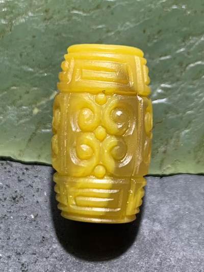 精美高润度冻料鸡油黄战国红玛瑙手工雕刻回纹桶珠一颗， - 精美高润度冻料鸡油黄战国红玛瑙手工雕刻回纹桶珠一颗，