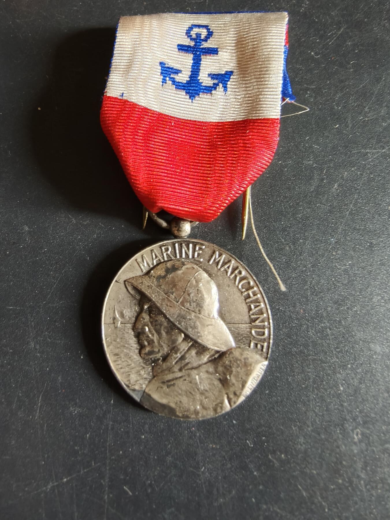 老王徽章第191期 法国银级海事版劳工奖章     带盒      950银     12.5g