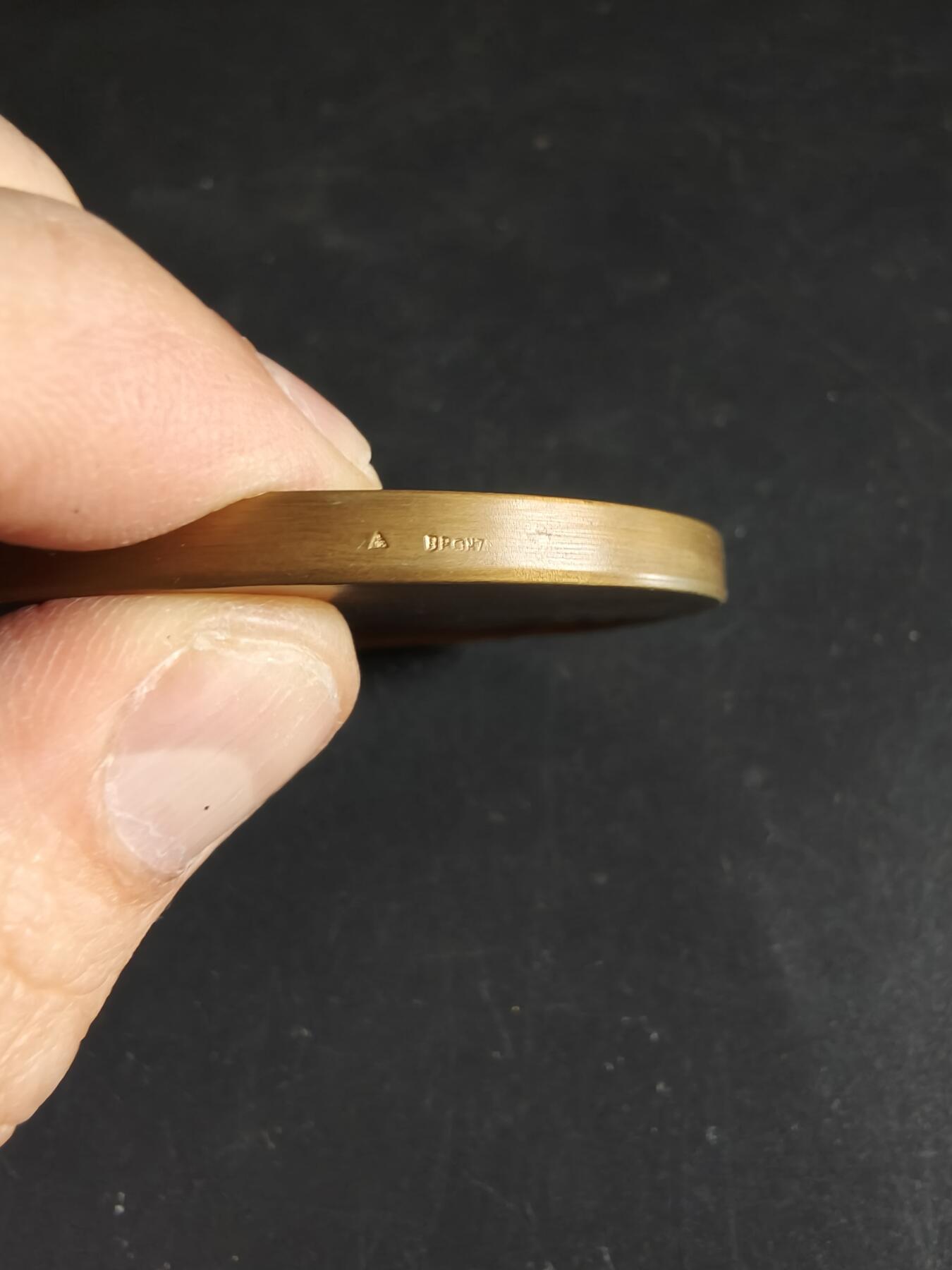 老王徽章第191期 法国1937年亨利·德·皮迈格雷任职巴黎市议员25周年大铜章       高浮雕       直径64mm     重量96g