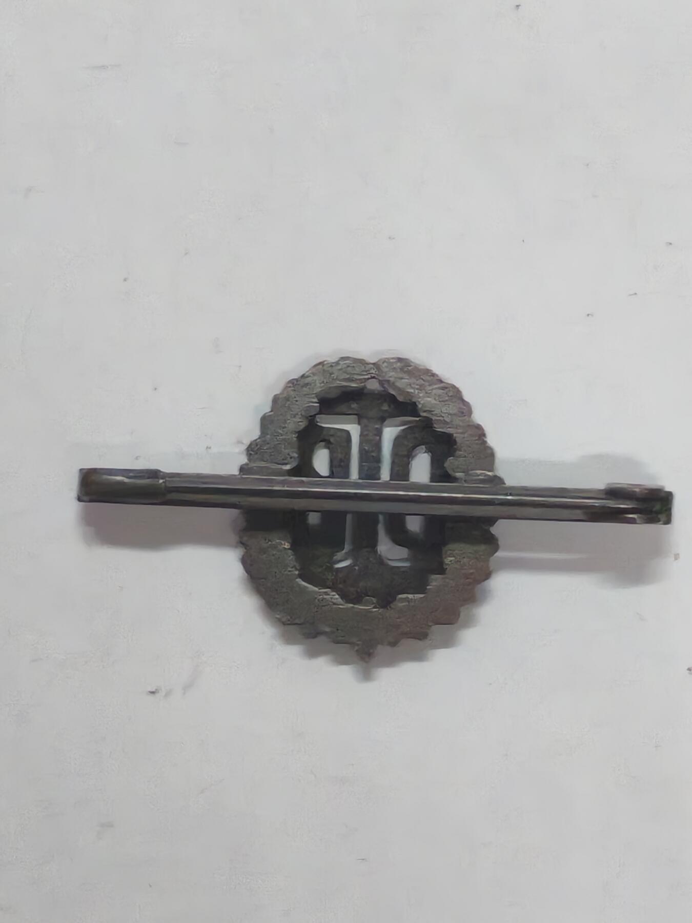 韵星假日军品类拍卖第51期  -- Rimey Holidays Militaria Auction 51 魏玛德国DTB体能荣誉奖章 非常少见保存完好 最后一张图为参考价格