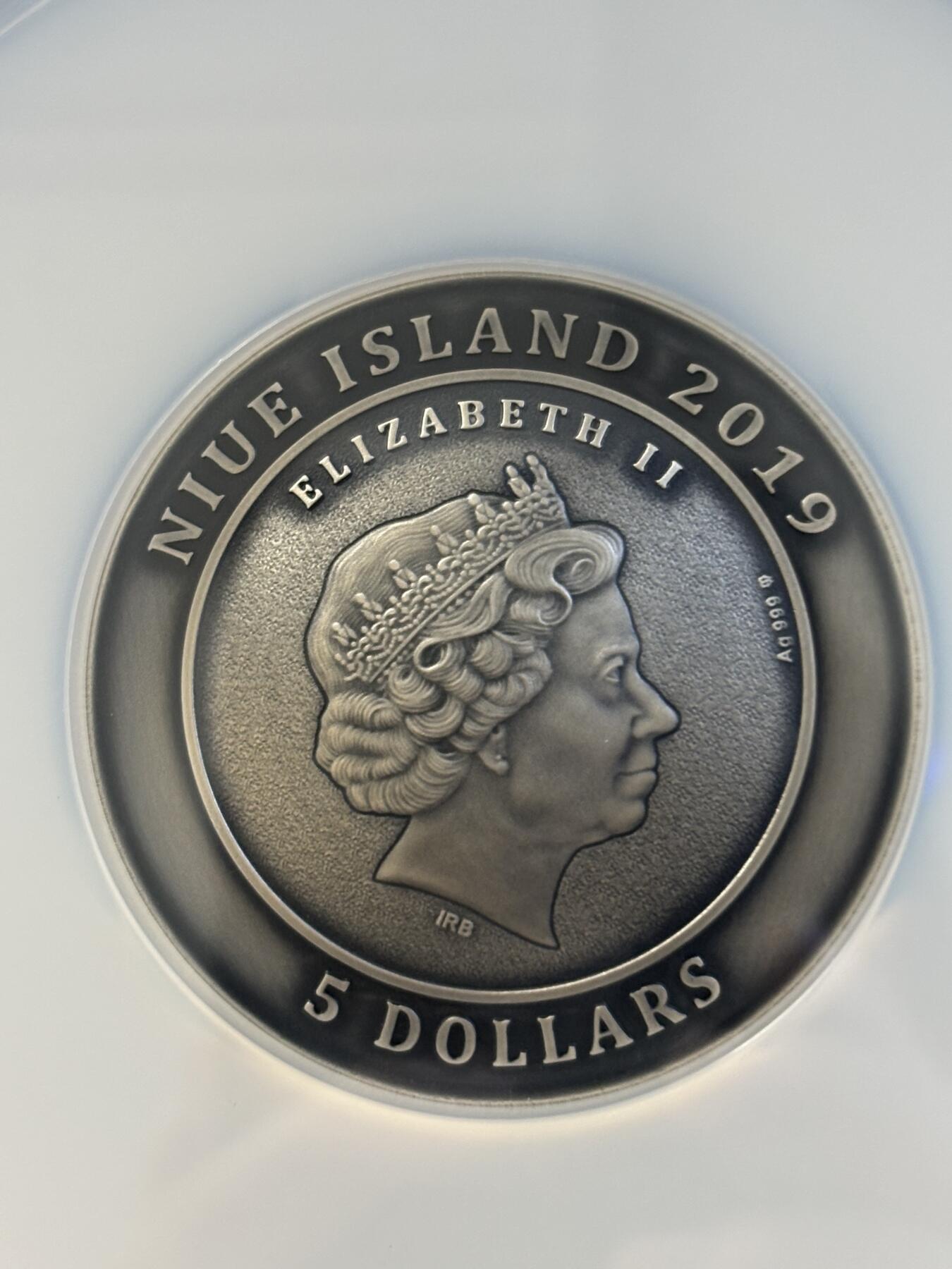 第197期拍卖 纽埃2019年发行亚特兰蒂斯海底迷宫镶嵌树脂2盎司高浮雕仿古纪念银币NGC-MS70首无盒证书，999银，发行500枚