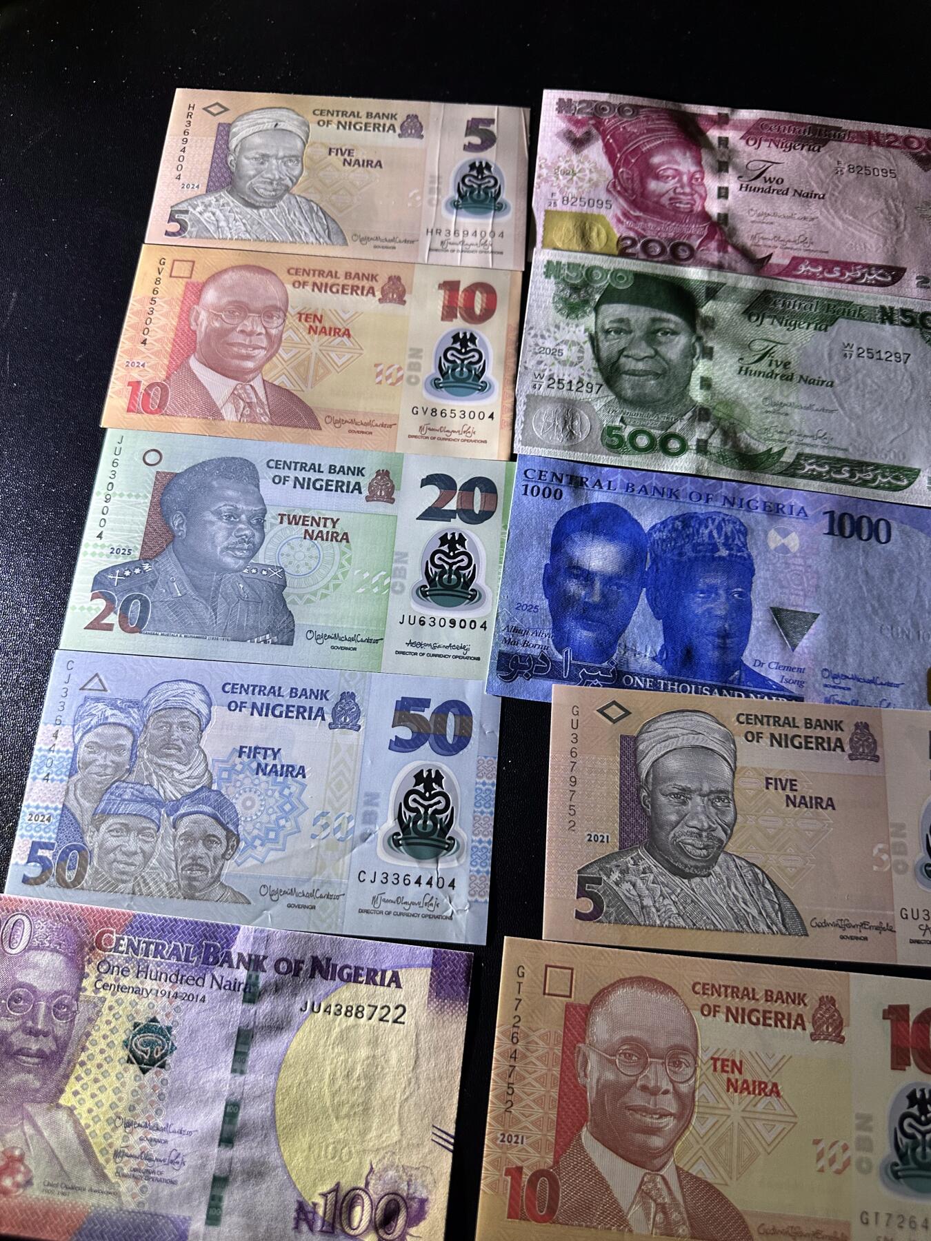 《外钞收藏家》第六百二十四期（精品场）（长期征集拍品、欢迎藏友们联系合作） 尼日利亚两个版本 16张一起 全新UNC