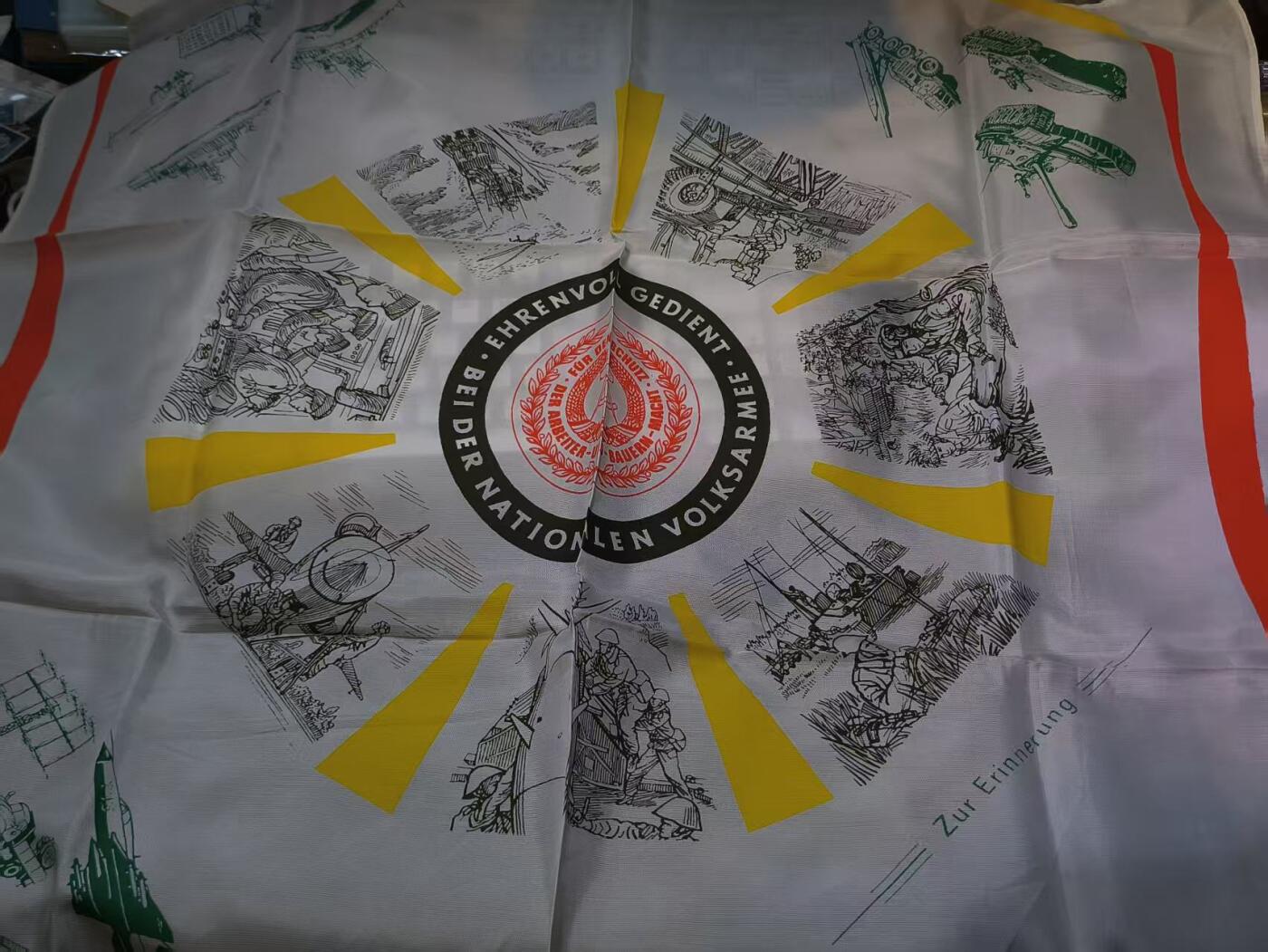 云宸嘉赏-勋臻佳藏四月精品甄选场次（低佣 一元一手） 民主德国人民军退役军人荣誉纪念品 带原包装 记录了军队生活 制作精美