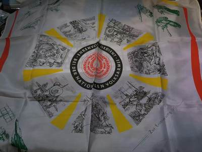 云宸嘉赏-勋臻佳藏四月精品甄选场次（低佣 一元一手） - 民主德国人民军退役军人荣誉纪念品 带原包装 记录了军队生活 制作精美