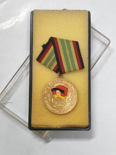 韵星假日军品类拍卖第51期  -- Rimey Holidays Militaria Auction 51 - 民主德国特级人民军忠诚服务奖章带原盒 高级人民军勋赏 最高级服务类