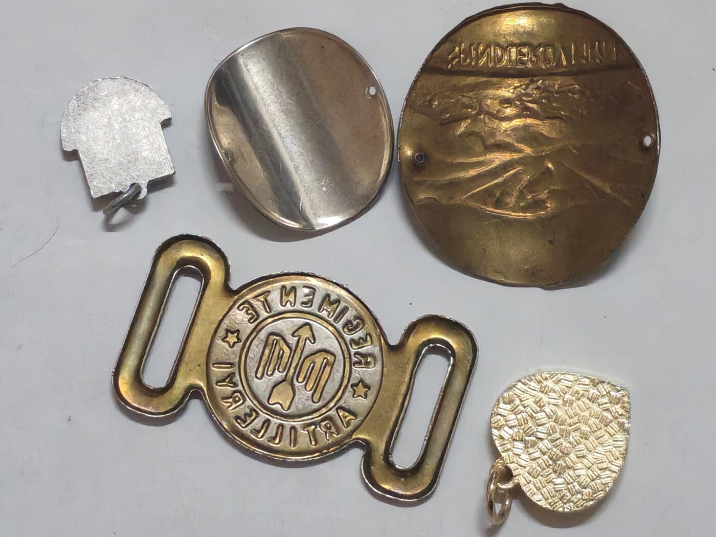 韵星假日军品类拍卖第51期  -- Rimey Holidays Militaria Auction 51 民主德国联邦德国腰带 城市纪念章等