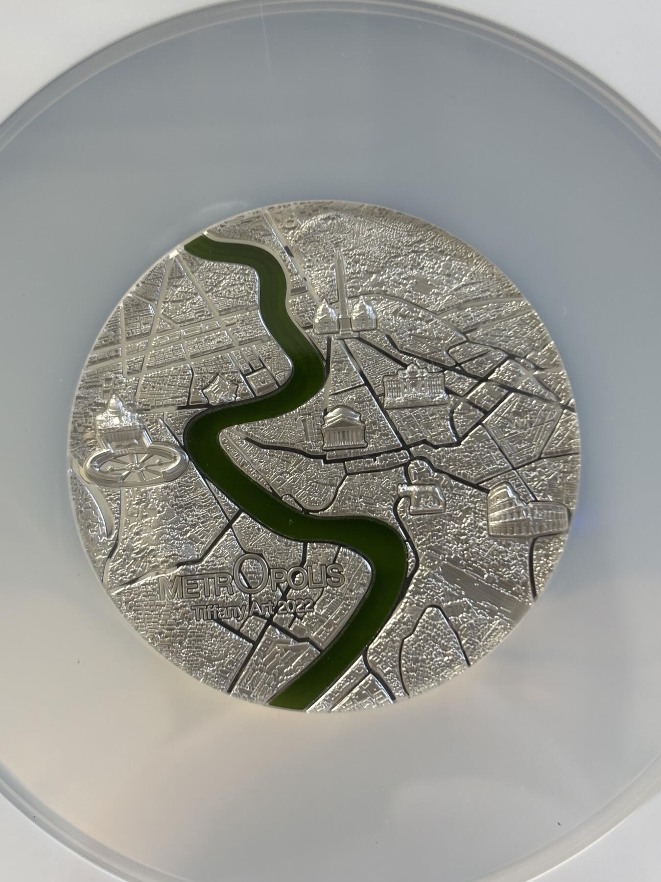 第197期拍卖 帕劳2022年蒂凡尼系列罗马街景3盎司镶嵌玻璃纪念银币NGC-PF70无盒无证书，3盎司，999银，发行999枚