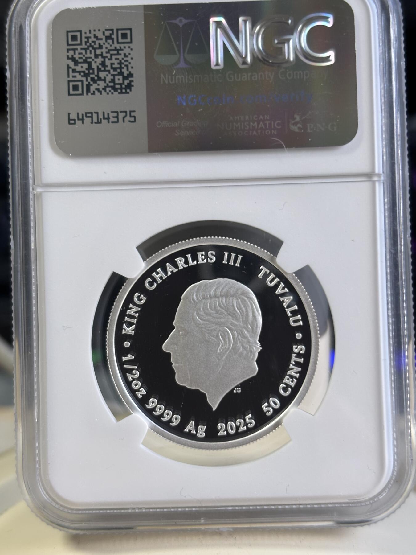 第197期拍卖 图瓦卢2025年中国生肖蛇宝宝彩银币NGC-PF70首无盒无证书，999银，15.55克，发行7500枚