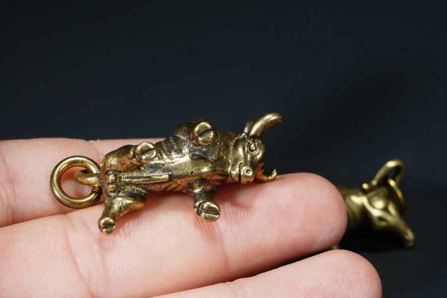 上海都达杂项专场七十二【全场包邮】 铜《牛气冲天》钥匙扣 1对67-184